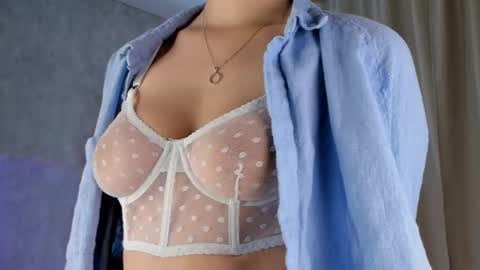 Snapshot of tate_angel chatting on 10.12.25 Tate online show from 10.12.25