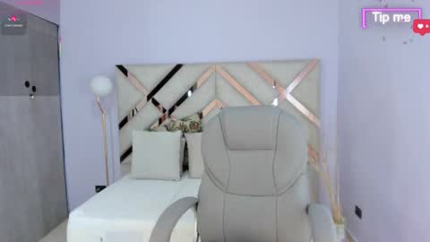 Tati Saldarriaga online show from 11.19.25