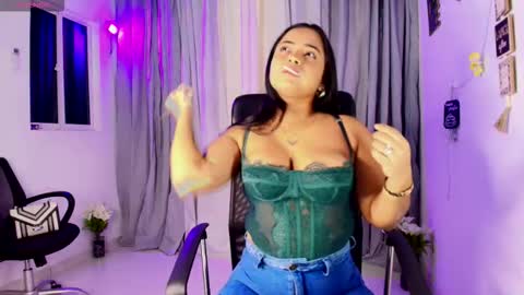 Snapshot of tatiana1004 chatting on 10.07.25 tatiana1004 online show from 10.07.25