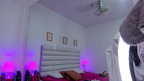 tatiana_arboleda online show from 11.27.25