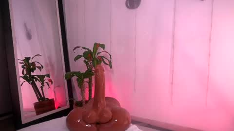 Snapshot of tatiana_monroe chatting on 07.22.26 Hey Im Tatiana online show from 07.22.26