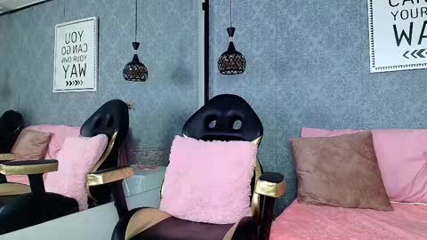 Snapshot of tatiana_w_ chatting on 02.17.25 Tati online show from 02.17.25