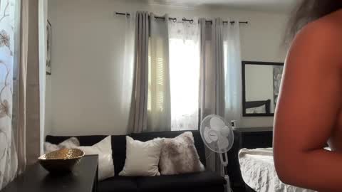 Tatianna Marie online show from 10.12.25