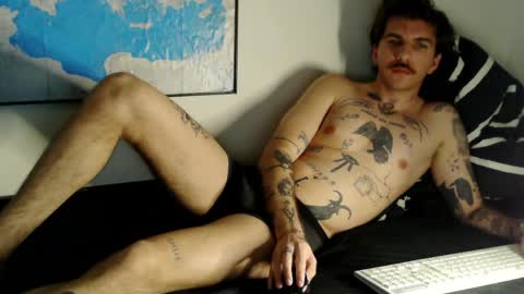 Snapshot of tattedentity chatting on 05.11.26 David online show from 05.11.26