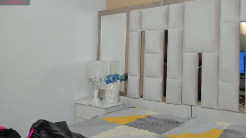 Snapshot of tattibelll chatting on 11.27.25 TattiBell online show from 11.27.25