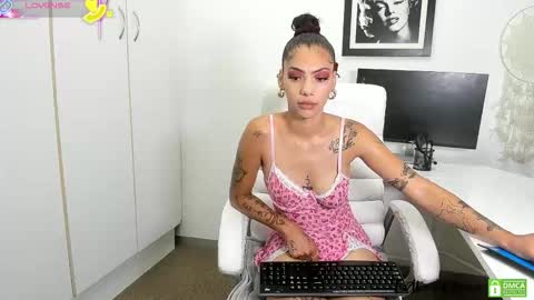 tattoedlexi_ online show from 12.17.25