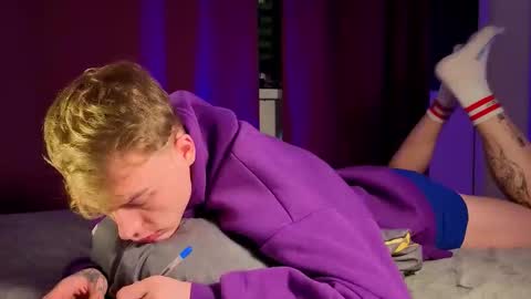 Alex but u can call me Theo online show from 12.15.25