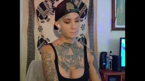 Snapshot of tattooed_natalia chatting on 07.29.26 Natalia 3 online show from 07.29.26
