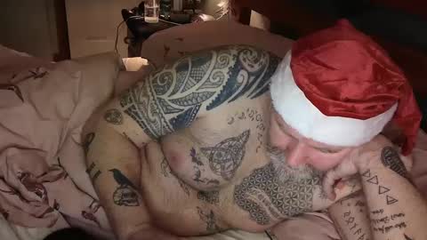 Snapshot of tattooeddilf01 chatting on 12.18.24 Tattooeddilf 01 online show from 12.18.24
