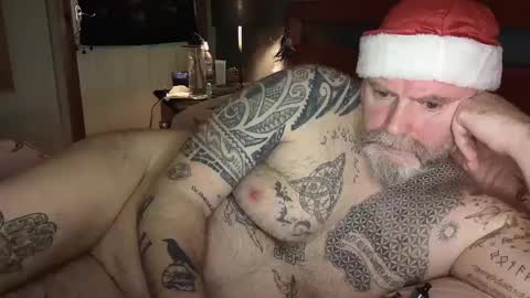 Snapshot of tattooeddilf01 chatting on 12.22.24 Tattooeddilf 01 online show from 12.22.24
