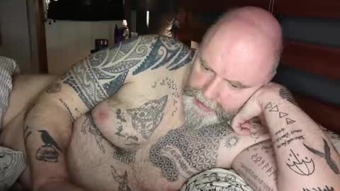 Snapshot of tattooeddilf01 chatting on 01.01.25 Tattooeddilf 01 online show from 01.01.25
