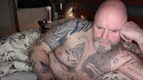 Snapshot of tattooeddilf01 chatting on 01.09.25 Tattooeddilf 01 online show from 01.09.25