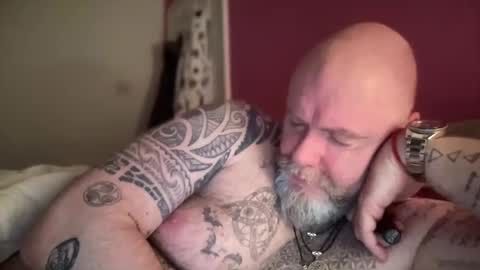 Snapshot of tattooeddilf01 chatting on 01.17.25 Tattooeddilf 01 online show from 01.17.25