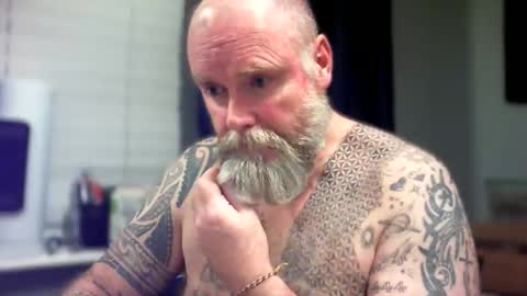 Snapshot of tattooeddilf01 chatting on 09.08.25 Tattooeddilf 01 online show from 09.08.25