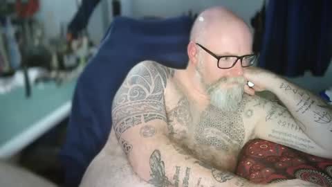 Snapshot of tattooeddilf01 chatting on 09.30.25 Tattooeddilf 01 online show from 09.30.25