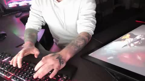 Snapshot of tattoosboys69 chatting on 11.22.25 tattoosboys69 online show from 11.22.25