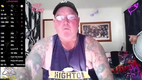Snapshot of tattzsexy chatting on 04.16.26 tattzsexy online show from 04.16.26