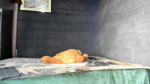  T A U R U S  online show from 01.24.25