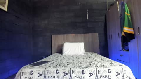  T A U R U S  online show from 02.17.25