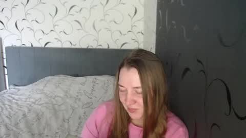 Snapshot of taxxxu chatting on 05.16.26 Diana online show from 05.16.26