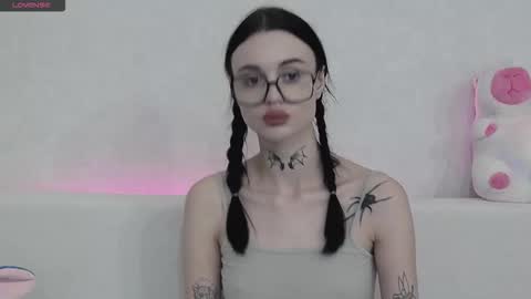 Taya online show from 10.30.25