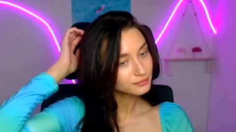 Snapshot of tayavibe chatting on 06.24.26 Taya online show from 06.24.26