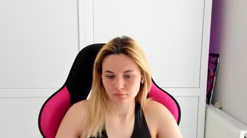 Snapshot of tayla_shy chatting on 05.27.26 Tay online show from 05.27.26