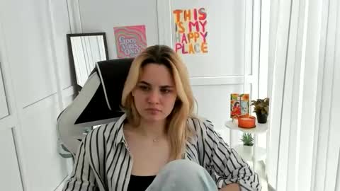 Snapshot of tayla_shy chatting on 06.10.26 Tay online show from 06.10.26