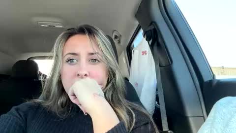 Snapshot of tayleary chatting on 12.16.25 Taylor online show from 12.16.25