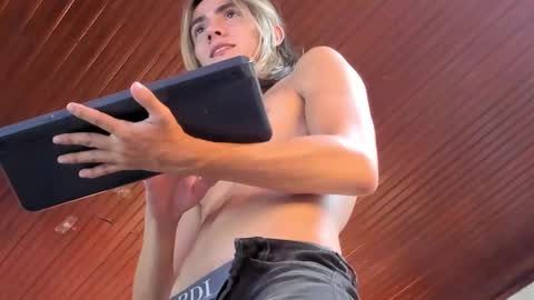 Snapshot of tayler_swift1 chatting on 12.03.24 tayler_swift1 online show from 12.03.24