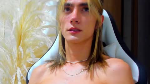 Snapshot of tayler_swift1 chatting on 10.30.25 tayler_swift1 online show from 10.30.25