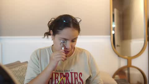 Teylor  Kim online show from 10.22.25