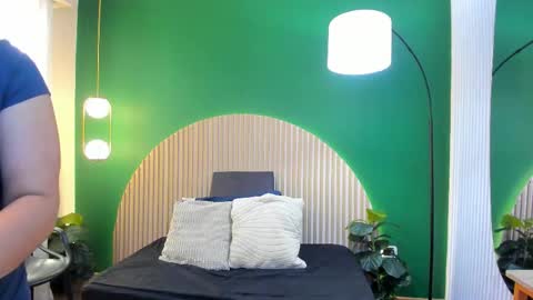 Taylor Bennet online show from 12.20.25