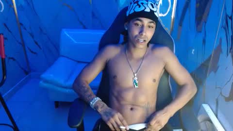 Snapshot of taylor_bigdick18 chatting on 02.22.26 Taylor online show from 02.22.26