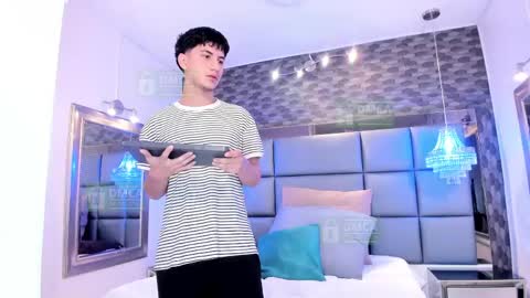 taylor_brooks_ online show from 04.30.26