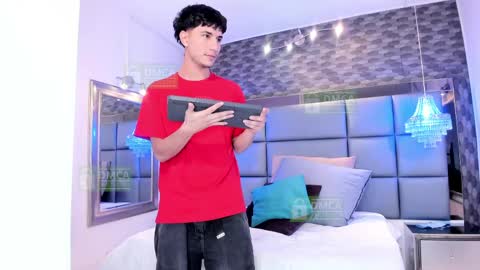 taylor_brooks_ online show from 05.01.26