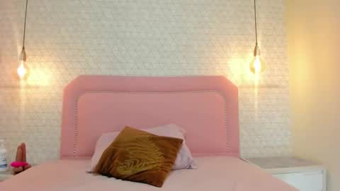 TAYLOR  online show from 03.24.26