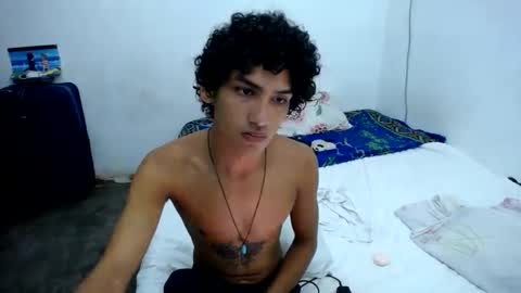 Snapshot of tayronx33 chatting on 12.08.24 Tayron online show from 12.08.24