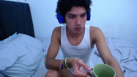 Snapshot of tayronx33 chatting on 01.15.25 Tayron online show from 01.15.25