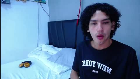 Snapshot of tayronx33 chatting on 09.21.25 Tayron online show from 09.21.25