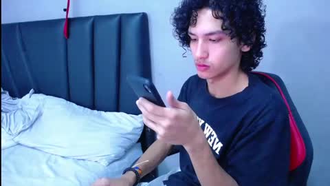 Snapshot of tayronx33 chatting on 09.27.25 Tayron online show from 09.27.25