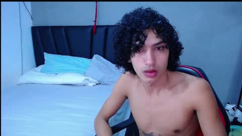 Snapshot of tayronx33 chatting on 11.06.25 Tayron online show from 11.06.25