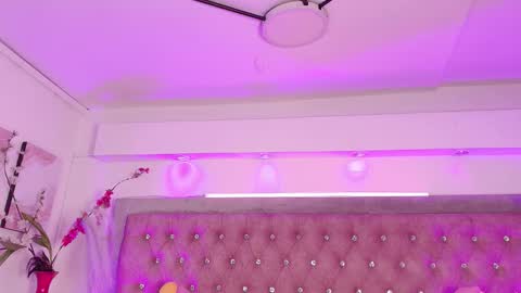 Sofia online show from 11.25.25