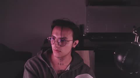 Teo independent model online show from 03.11.25