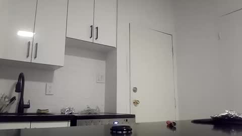 Snapshot of te3jani chatting on 12.17.25 te3jani online show from 12.17.25