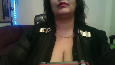 Reina online show from 04.21.26