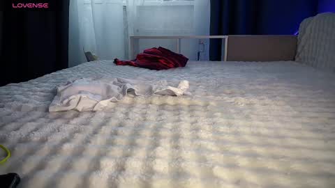 Mary     X TechnoElfff  INST    fansly kissmary online show from 03.04.25