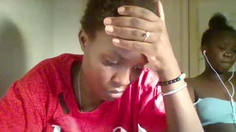 Snapshot of tee_kaicy chatting on 12.29.24 kaicy online show from 12.29.24