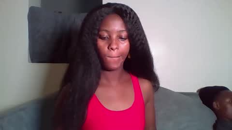 Snapshot of tee_kaicy chatting on 10.13.25 kaicy online show from 10.13.25