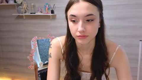 Snapshot of teeaapsex chatting on 05.31.26 Alice and Cassie online show from 05.31.26